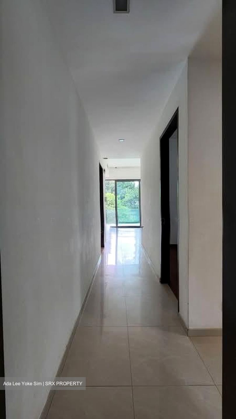 Holland Road (D10), Condominium #583849751